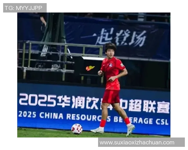 日本足球明星回国探亲期间与中国球迷亲密互动分享足球梦想 日本足球明星回国探亲期间与中国球迷亲密互动分享足球梦想